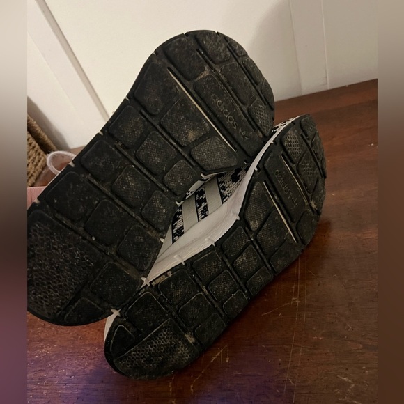 ADIDAS Swift Run X Womens Gray Leopard Shoes size 7.5 - Picture 7 of 9